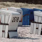 Reetdachhaus Am Haff Сasa de vacaciones