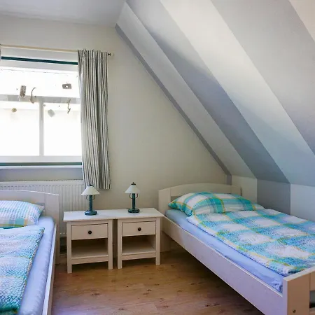 Reetdachhaus Am Haff 度假居 *